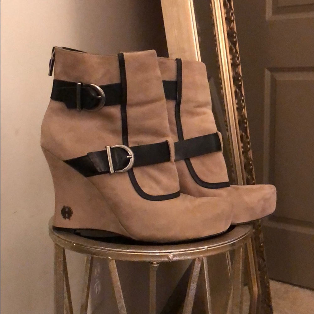 House of Harlow 1960 Taupe Wedge Boots/Booties